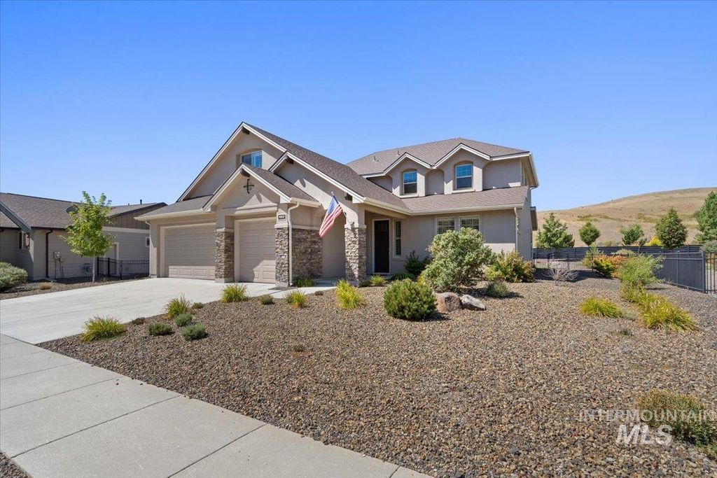 Photo of 19927 N Glenisla Place, Boise, ID 83714 (MLS # 98977874)