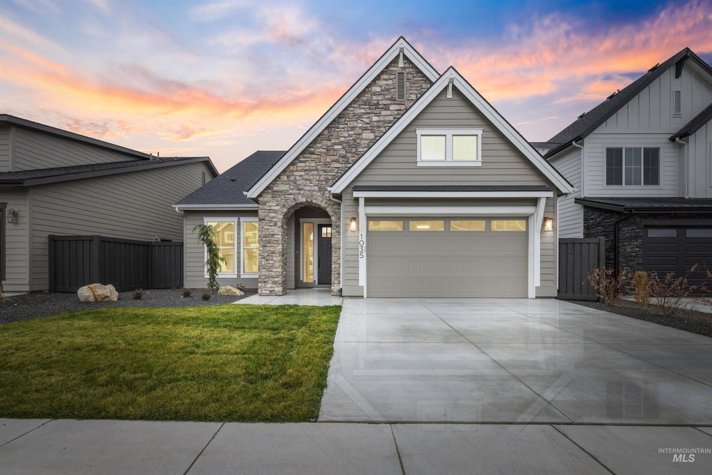 Photo of 934 E Escalation St, Meridian, ID 83642 (MLS # 98981016)