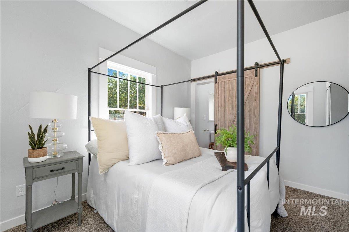 1704 Blaine