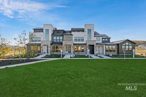 Photo of 6397 N Birch Run Ln, Eagle, ID 83616 (MLS # 98983027)