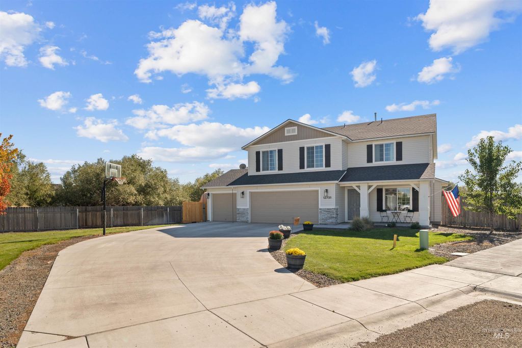 Photo of 12731 Sondra St, Caldwell, ID 83607 (MLS # 98971311)