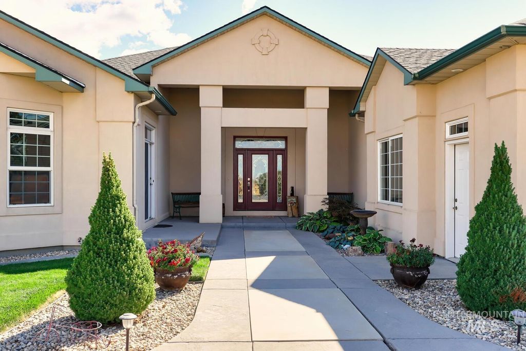 Photo of 1795 W Black Canyon Hwy, Emmett, ID 83617 (MLS # 98986221)