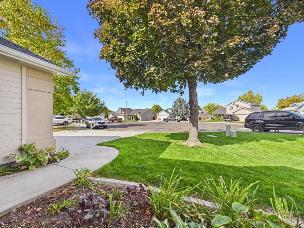 Photo of 4211 E Jasmine CT, Nampa, ID 83687 (MLS # 99002931)