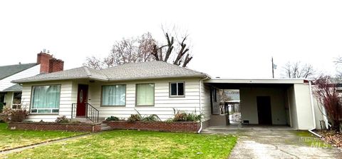 Photo of 112 17th Ave, Lewiston, ID 83501 (MLS # 98967213)