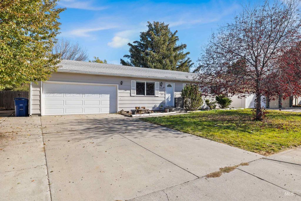 Photo of 1234 Parkview Dr, Twin Falls, ID 83301 (MLS # 98966023)