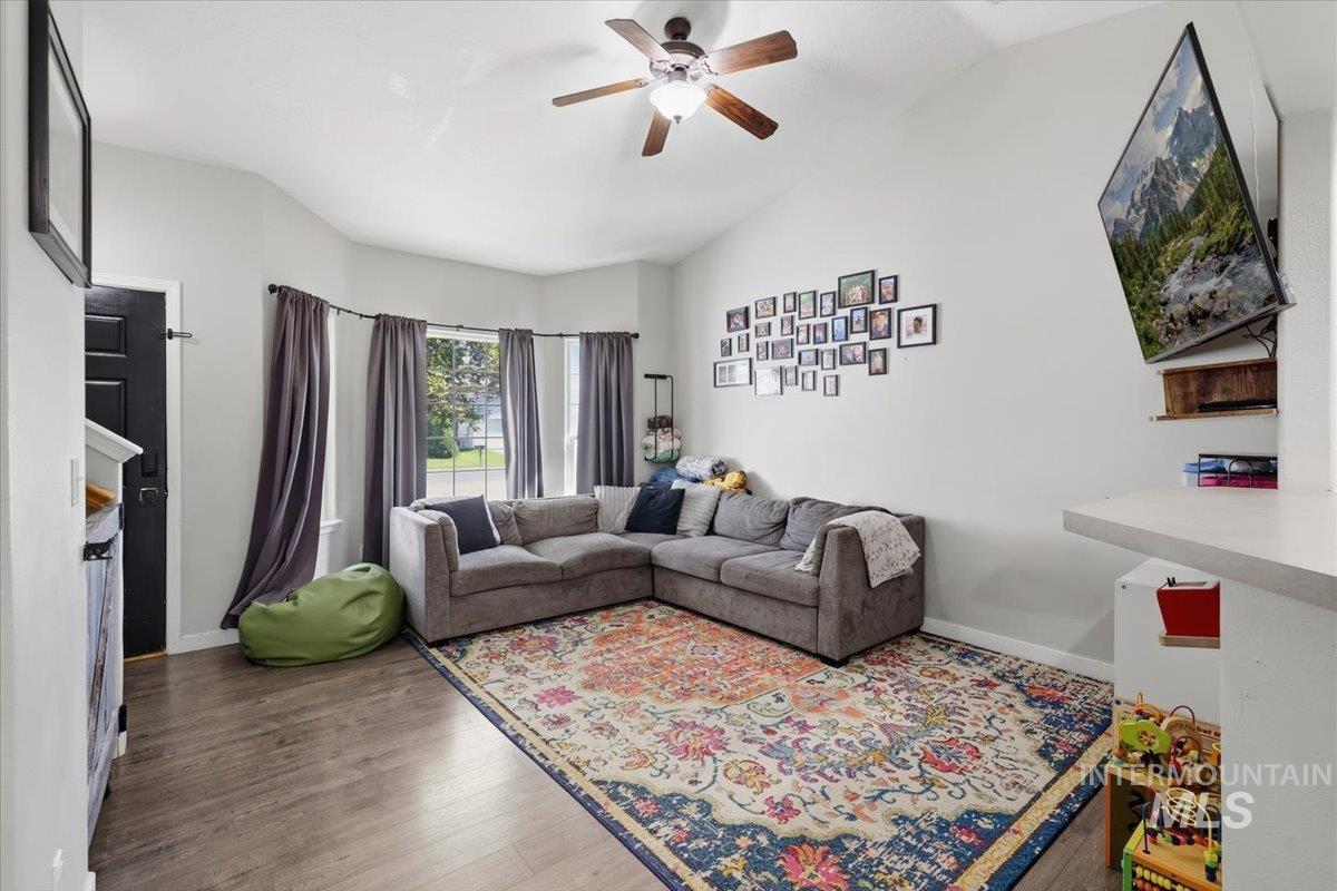 5302 Weston Ave.