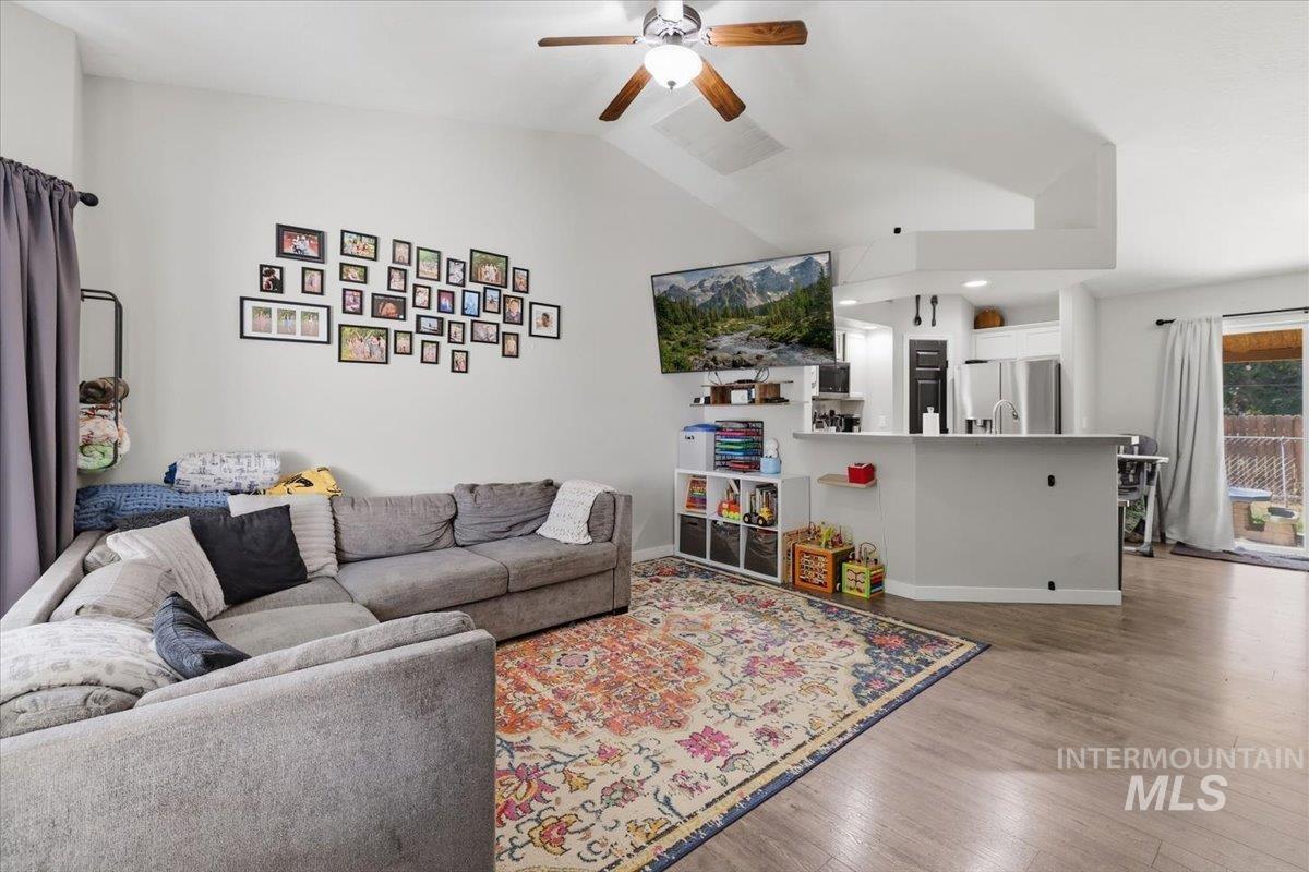 5302 Weston Ave.