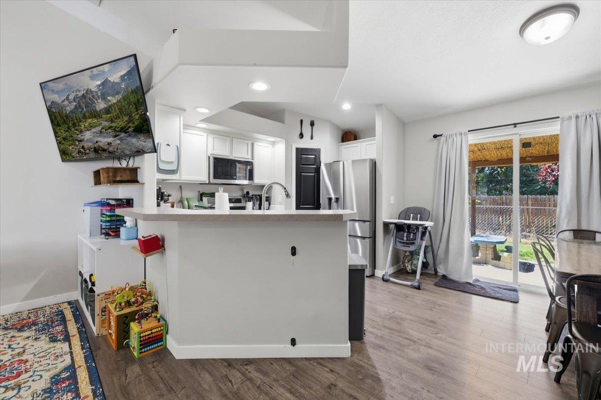 5302 Weston Ave.