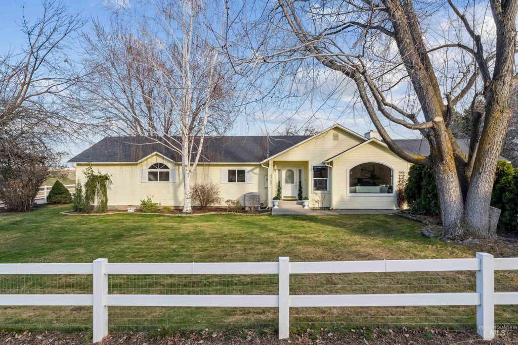 Photo of 25164 Lansing Lane, Middleton, ID 83644 (MLS # 98976134)