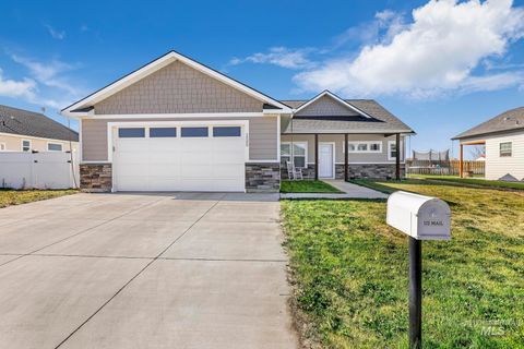 Photo of 1525 Mountain View Dr, Gooding, ID 83330 (MLS # 98960226)