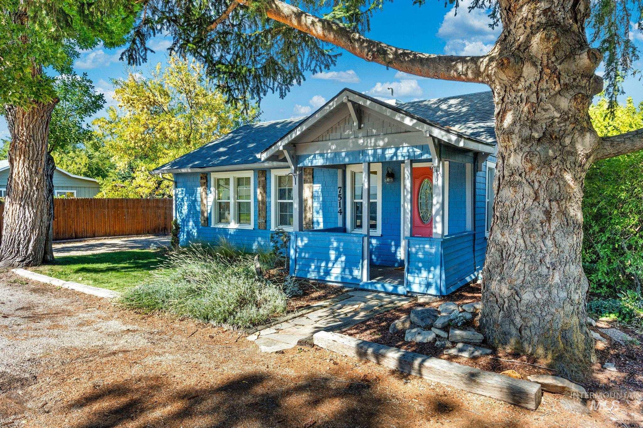 Bungalow with a porch