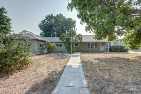 Photo of 288 Hillcrest Dr, Ontario, OR 97914 (MLS # 98996229)
