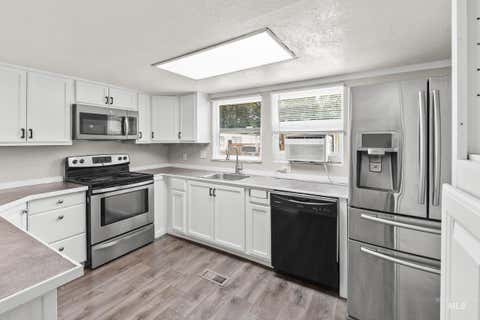Photo of 4620 N Pierce Park Ln #9, Boise, ID 83714 (MLS # 98998141)