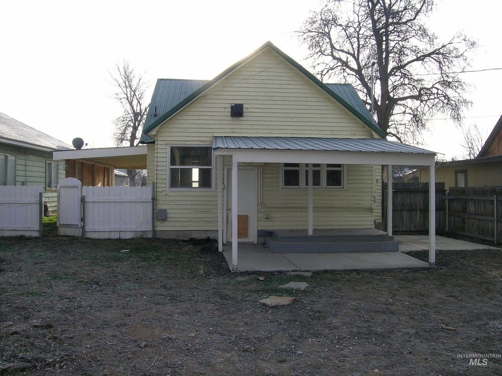 Photo of 415 20th Ave N Ave, Nampa, ID 83686 (MLS # 98972885)