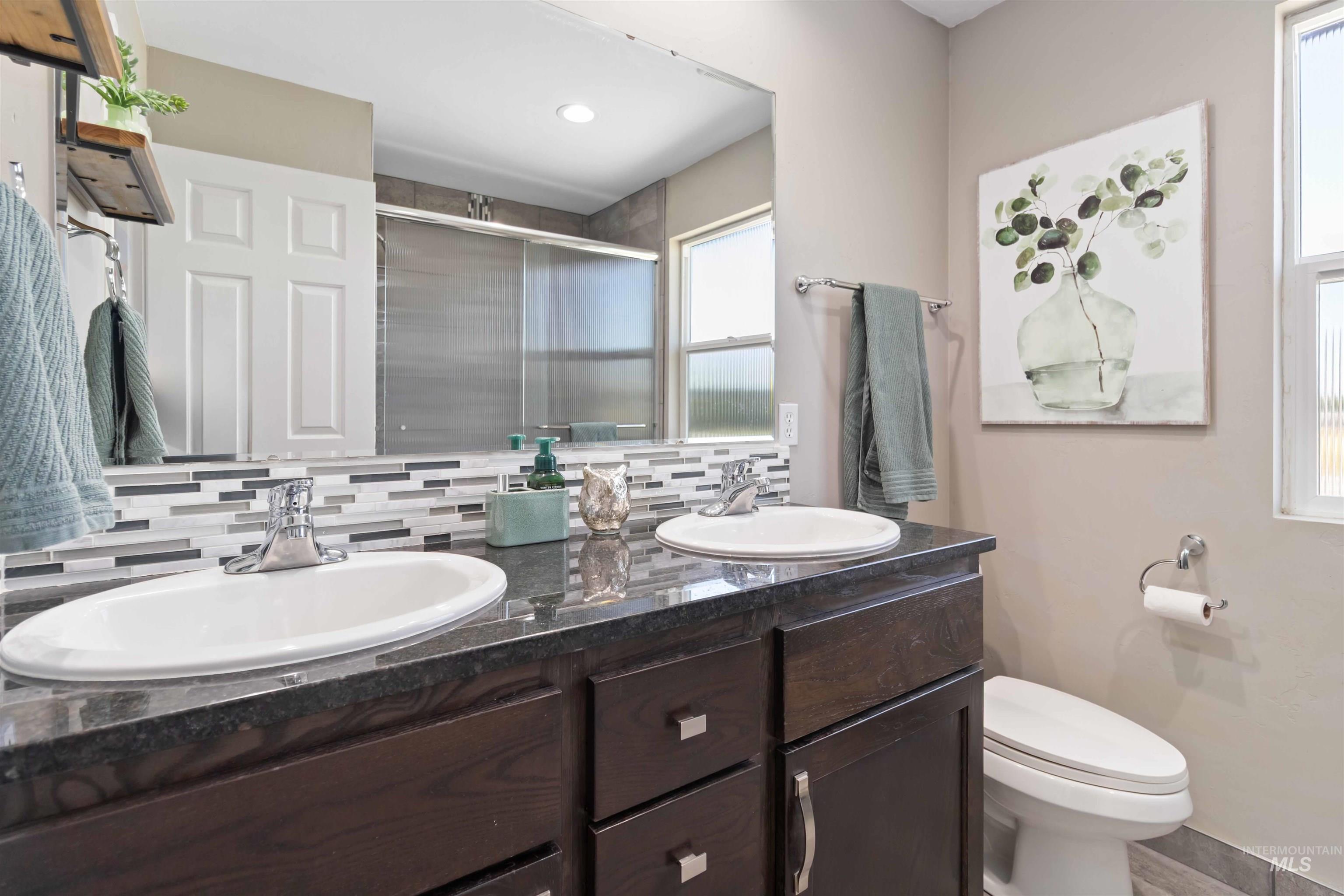 Tile shower with reed glass door