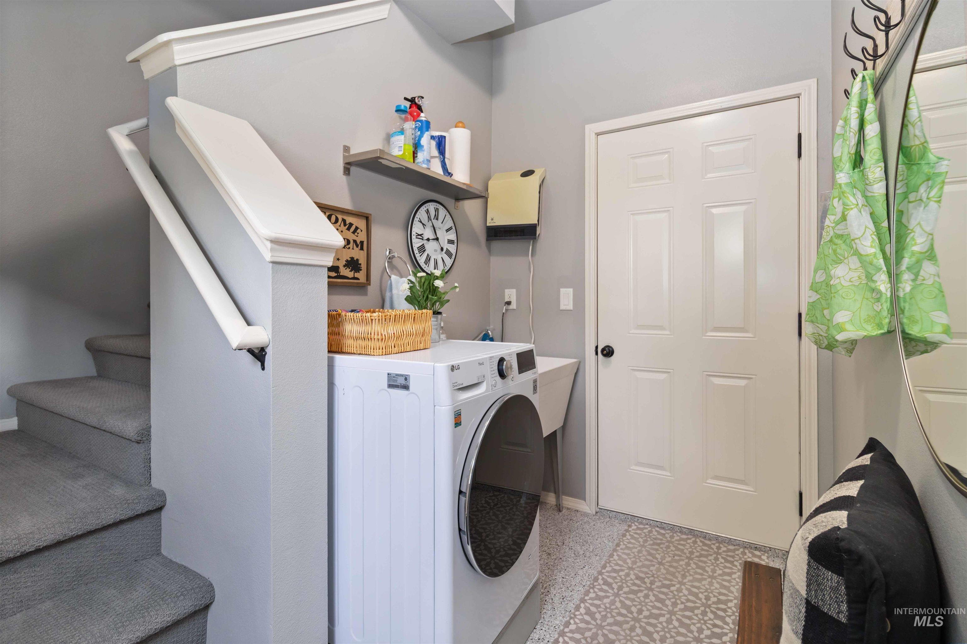 Washer/dryer combo unit, utility sink