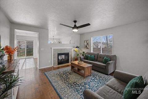 Photo of 681 W Archerfield St, Meridian, ID 83646 (MLS # 98982481)