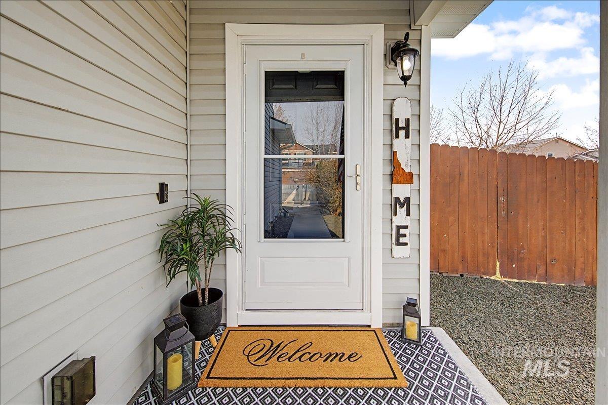 681 W Archerfield St