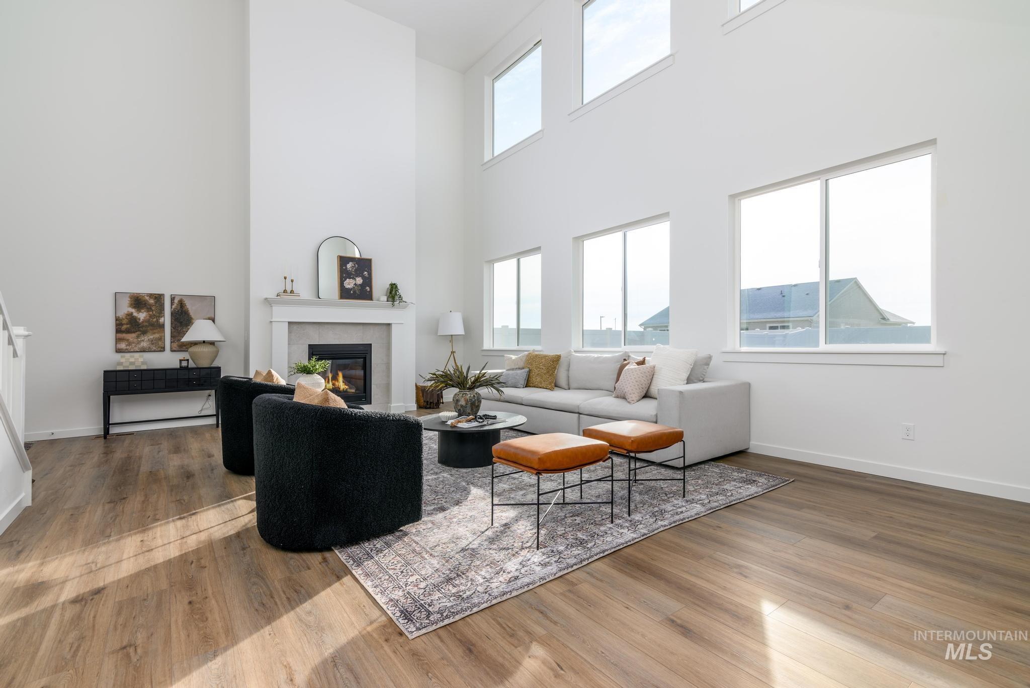 1864 W Blue Lightning St