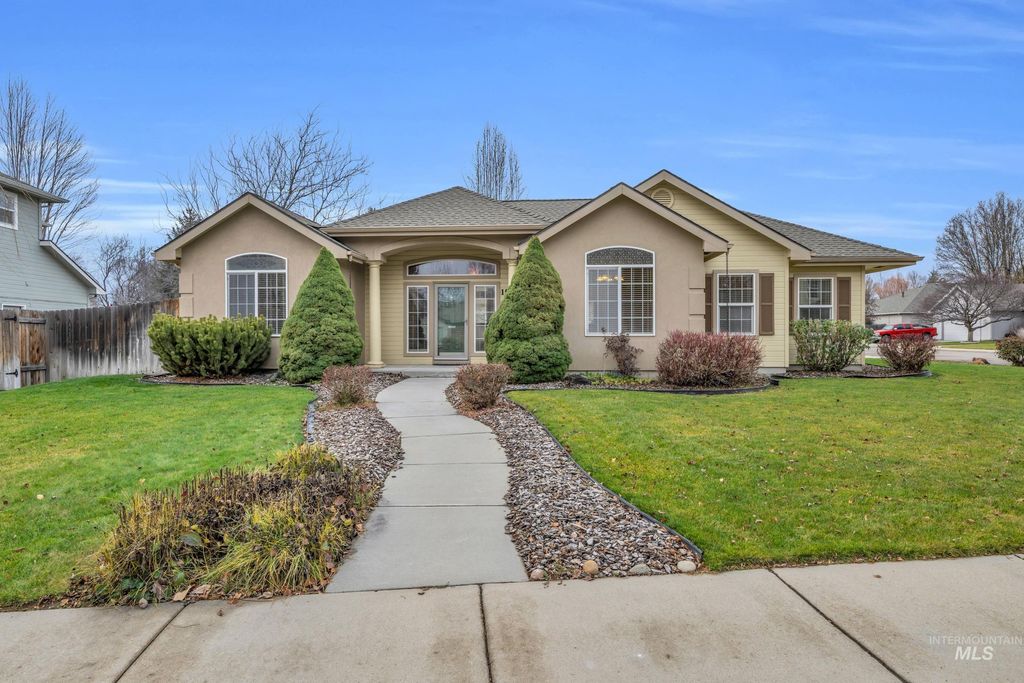 Photo of 1947 S Wilde Creek Way, Boise, ID 83709 (MLS # 98969532)