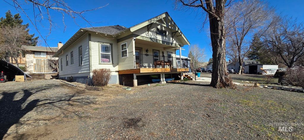 Photo of 1673 Main Street, Pomeroy, WA 99347 (MLS # 98976525)