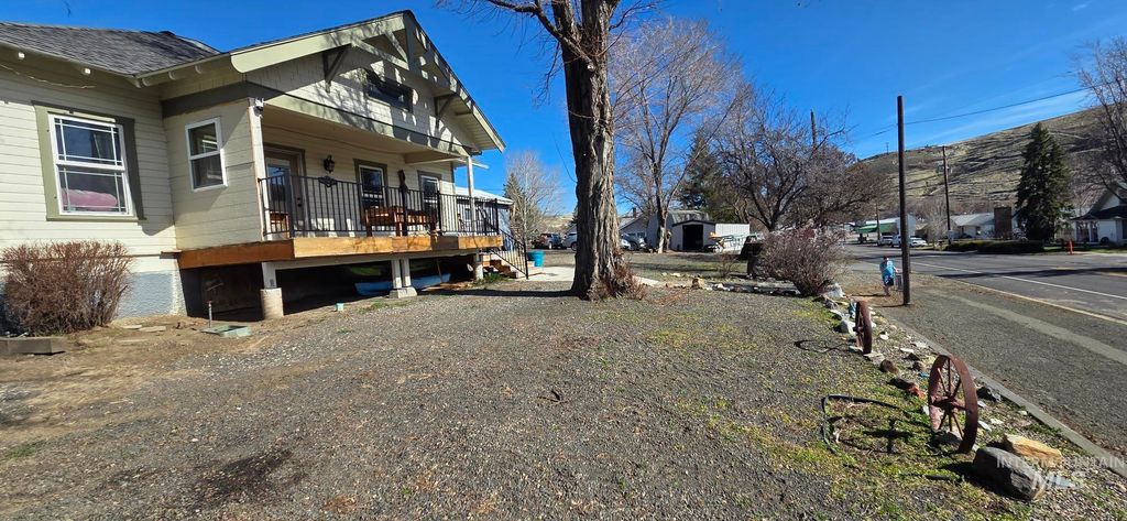 Photo of 1673 Main Street, Pomeroy, WA 99347 (MLS # 98976525)