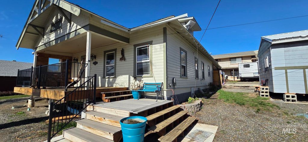 Photo of 1673 Main Street, Pomeroy, WA 99347 (MLS # 98976525)