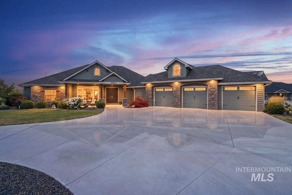 Photo of 24053 Pheasant Ridge Ct, Middleton, ID 83664 (MLS # 98996514)