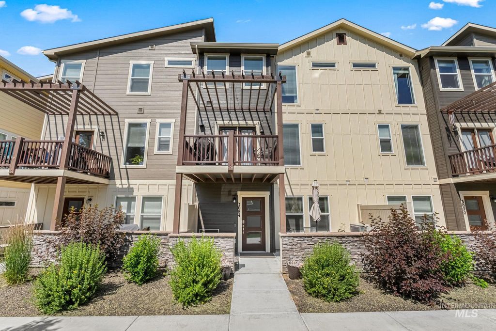 Photo of 3084 N Network Lane, Boise, ID 83704 (MLS # 98978588)