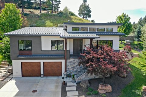 Photo of 437 E Cave CT, Boise, ID 83709 (MLS # 98987163)