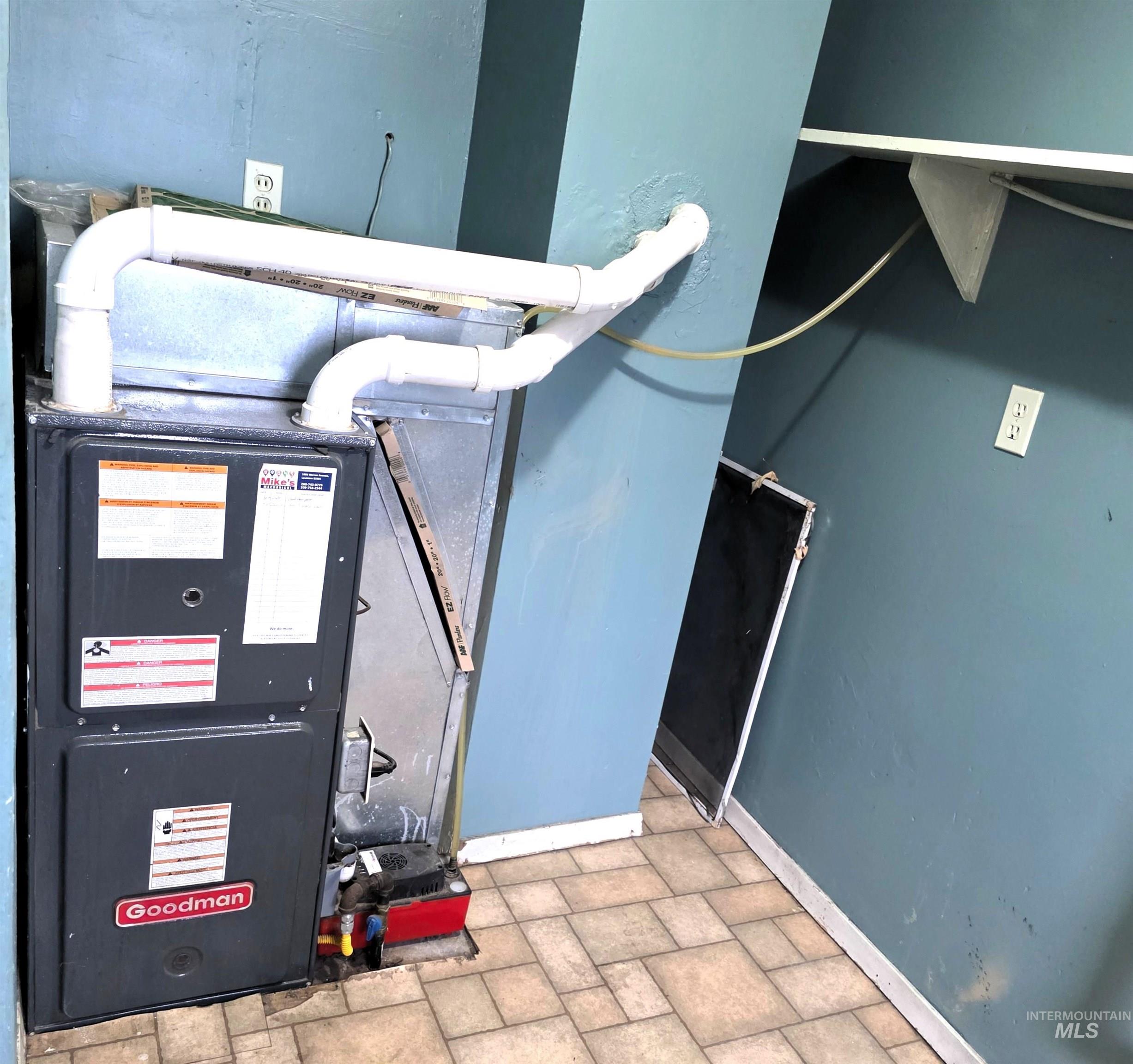 Utility room with heating unit