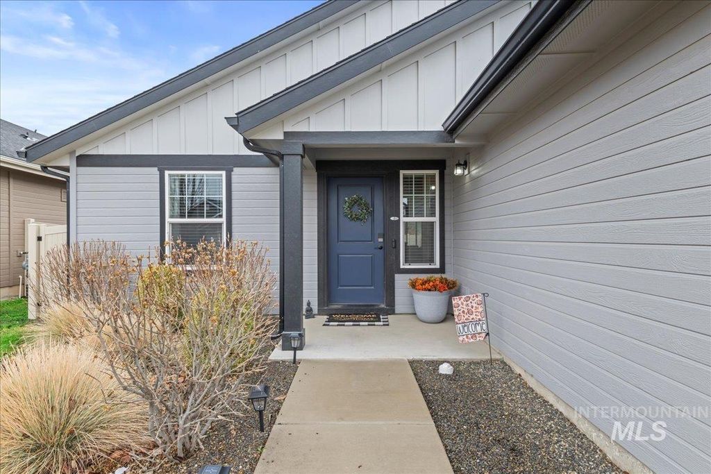 Photo of 16998 N Cornwallis Way, Nampa, ID 83687 (MLS # 98974552)