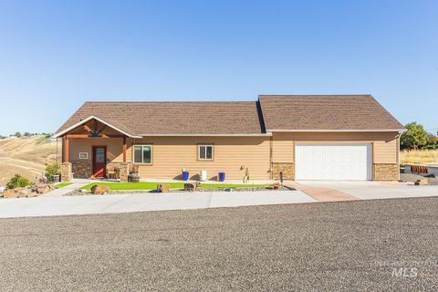 Photo of 3435 Chukar Ln, Clarkston, WA 99403 (MLS # 98975240)
