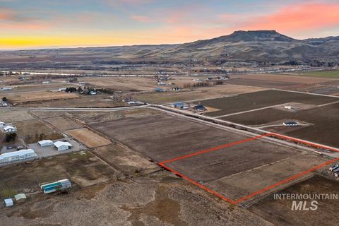 Photo of 3700 Lexington Ln, Emmett, ID 83617 (MLS # 98970546)