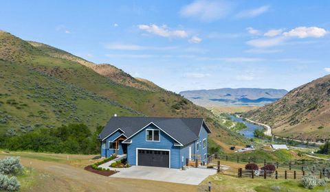 Photo of 42 Shoemaker Lane, Horseshoe Bend, ID 83629 (MLS # 98987089)