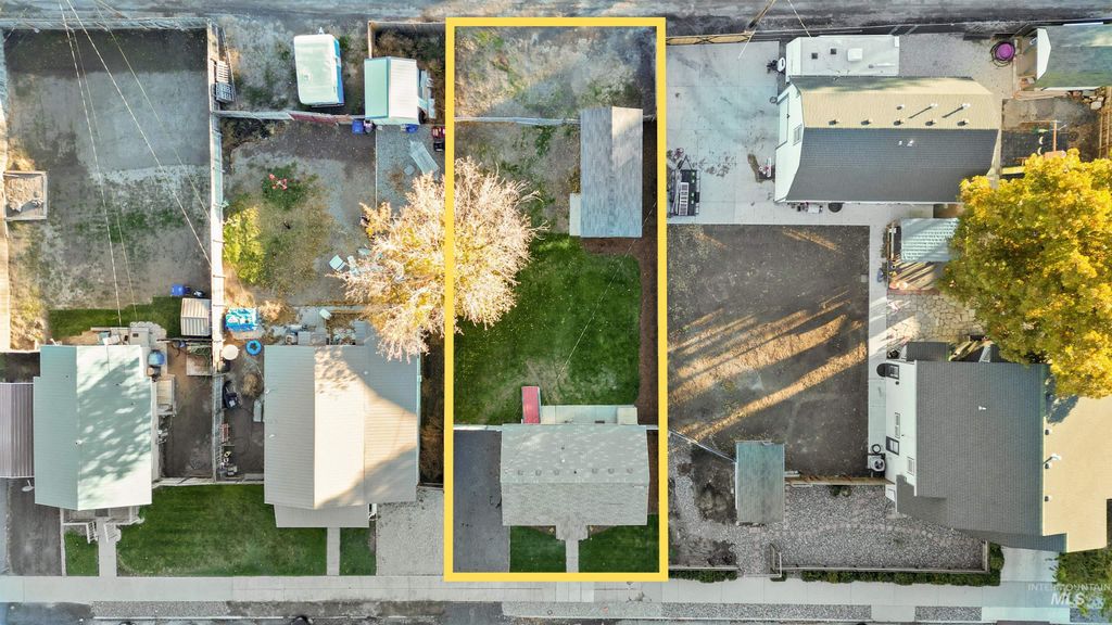 Photo of 113 Main St, Filer, ID 83328 (MLS # 98966217)