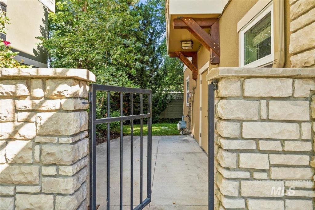 Photo of 2964 S Rookery Ln, Boise, ID 83706 (MLS # 98970021)