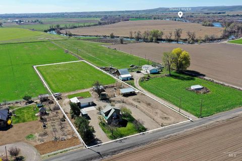 Photo of 1363 Ross Road, Weiser, ID 83672 (MLS # 98980176)