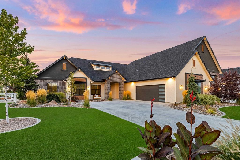 Photo of 7940 W Mirror Pond Drive, Boise, ID 83714 (MLS # 98984969)