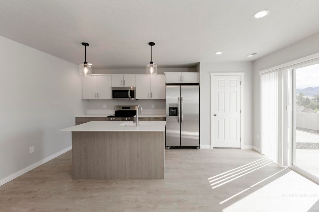 Photo of 117 Caribou St, Horseshoe Bend, ID 83629 (MLS # 98962443)