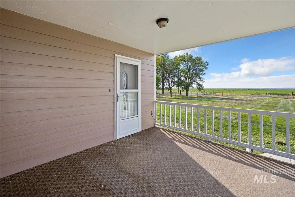Photo of 40 W 420 N, Shoshone, ID 83352 (MLS # 98943032)