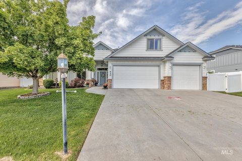 Photo of 420 W Indianhead Rd, Weiser, ID 83672 (MLS # 98946229)