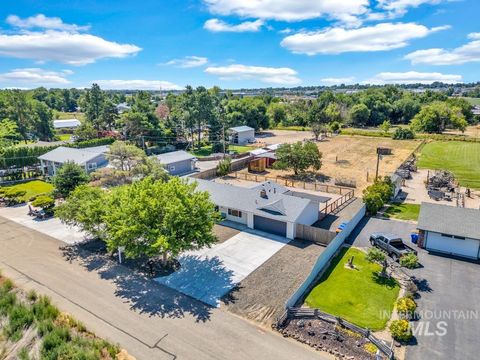 Photo of 2155 W Waltman St, Meridian, ID 83642 (MLS # 98976713)