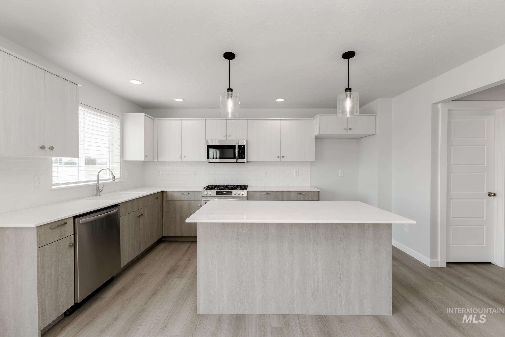 907 E Perjue Basin Dr