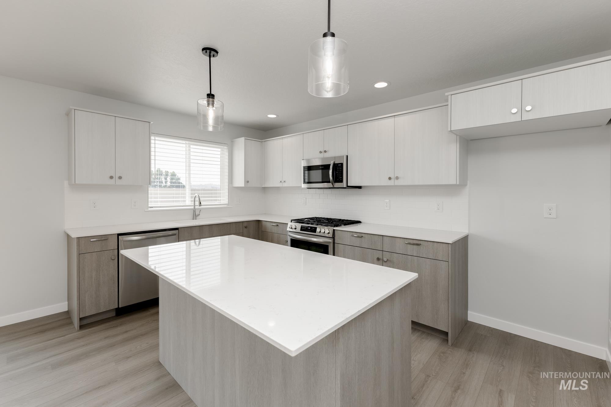 907 E Perjue Basin Dr