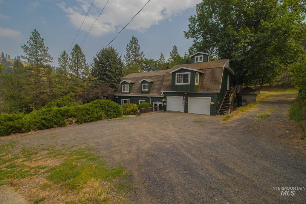Photo of 205 S Pine St, Peck, ID 83545 (MLS # 98994882)