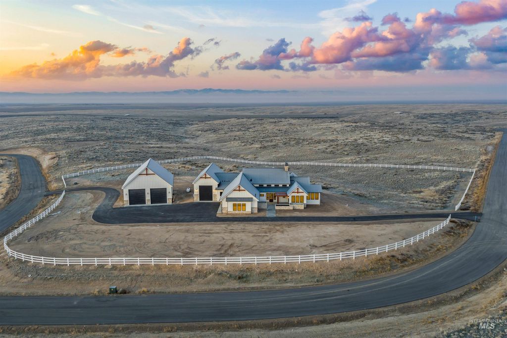 Photo of 225 E Cheatgrass Ct, Boise, ID 83716 (MLS # 98967820)