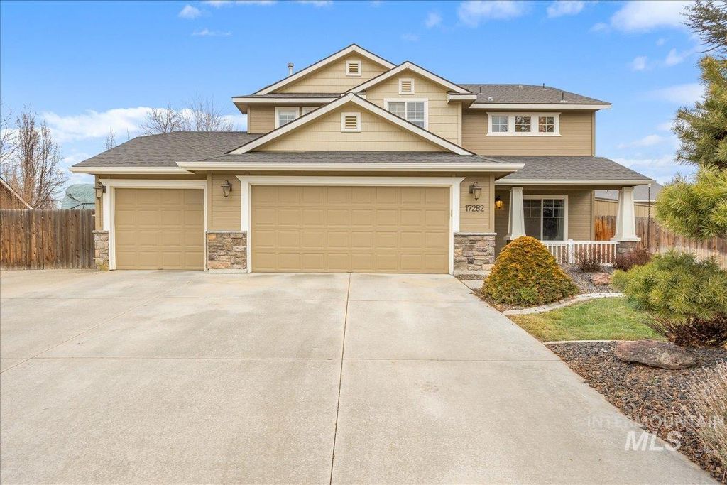 Photo of 17282 N Ronan Avenue, Nampa, ID 83687 (MLS # 98973414)