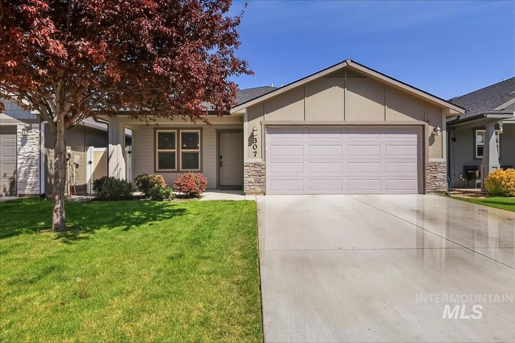 Photo of 307 Crimson Circle South, Fruitland, ID 83619 (MLS # 98983115)