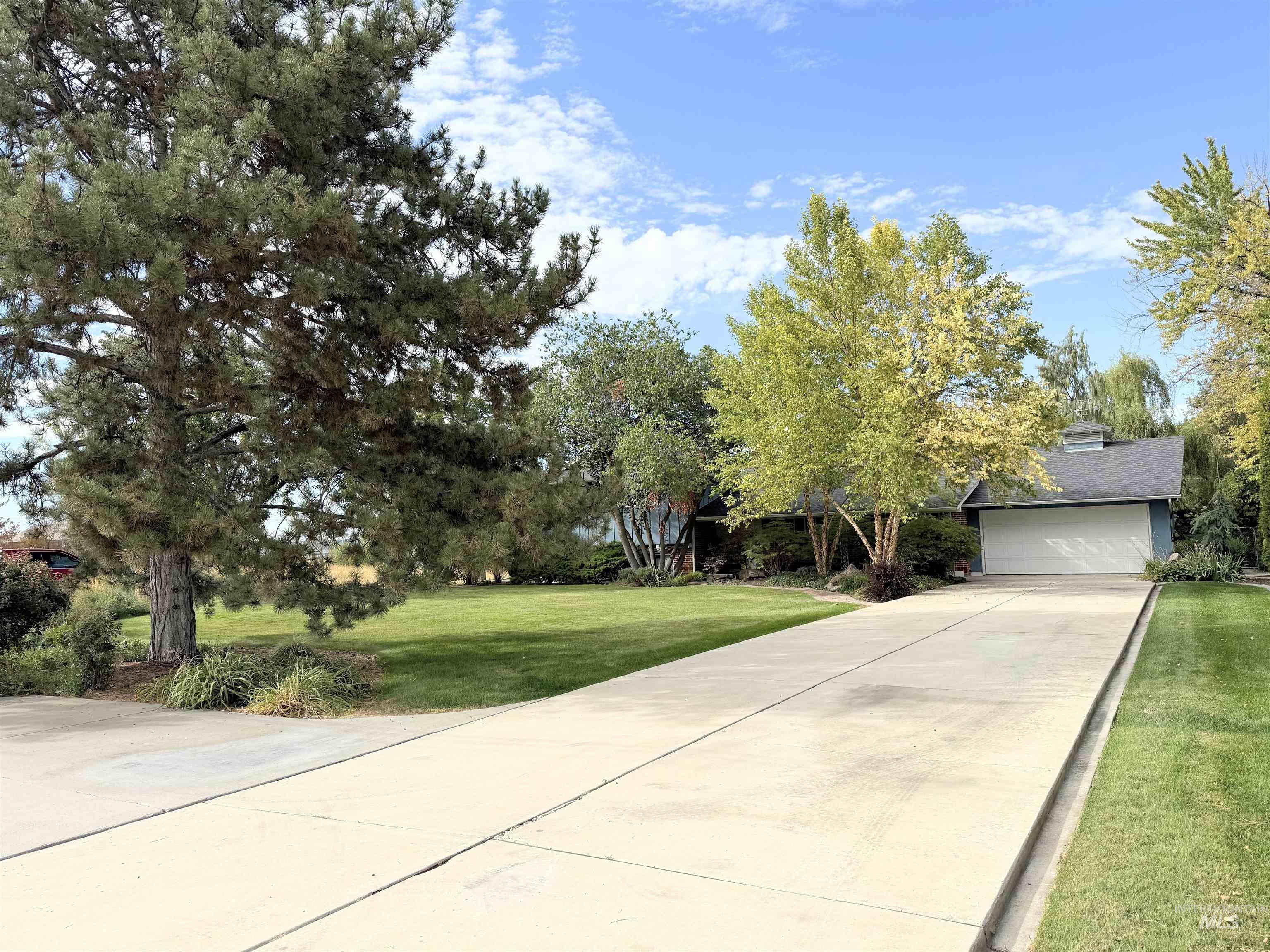 2630 E Franklin